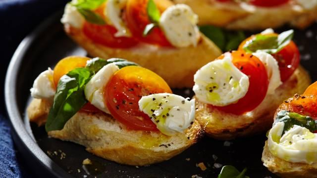 Tomato and mozzarella bruschetta